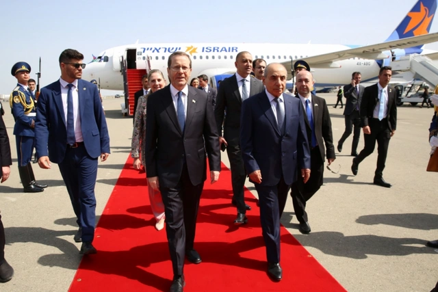 Президент Израиля прибыл с официальным визитом в Азербайджан - ОБНОВЛЕНО + ФОТО/ВИДЕО